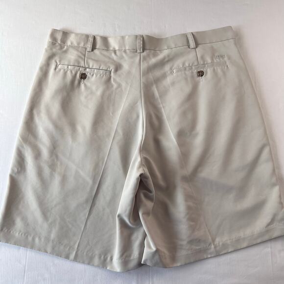 Dockers & Izod men’s khaki golf shorts size 38 - Picture 3 of 9